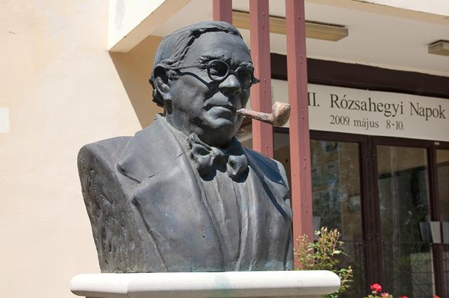 Sculptura bust a lui Rózsahegyi Kálmán