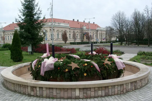 Adventi gyertyagyújtás a városban