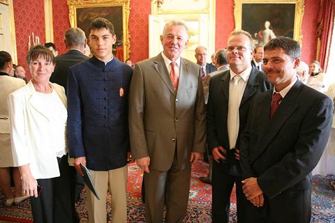 A Sándor Palotában köszöntötték Tótka Sándor és edzőjét, Kovács Gábort