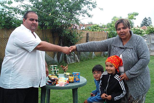 Élelmiszerosztás Gyomaendrődön