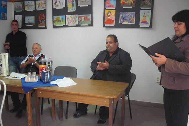 Közösségért végzett munka kitüntetésének átadása