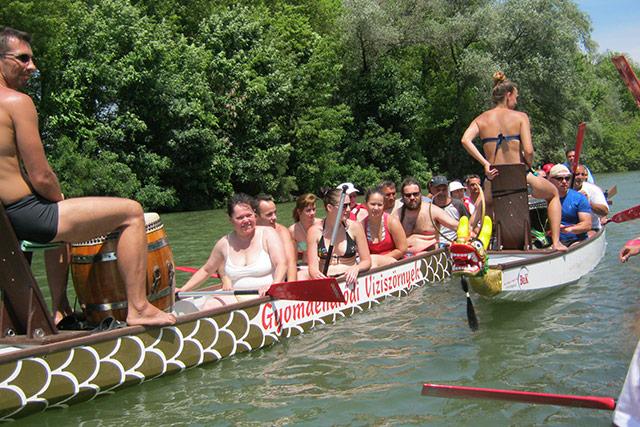 Idén is beindultak a szörnyek