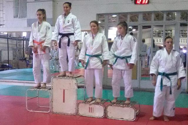 Fehér Dóra ezüstérmes a juniorok között