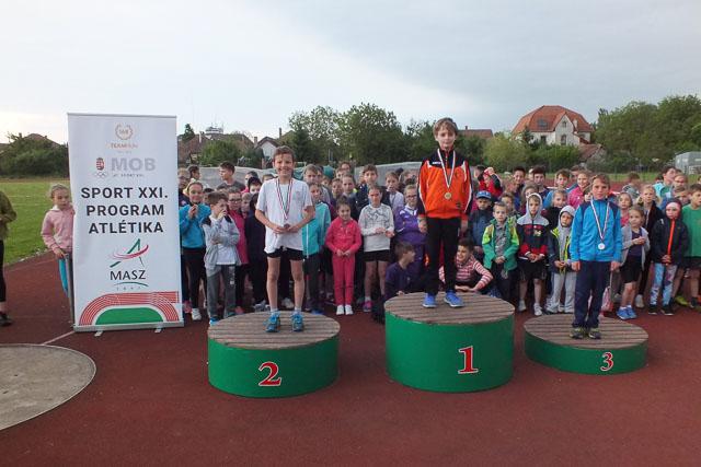 Vaszkán Milán háromszor állt a dobogón a Regionális Atlétika Versenyen!