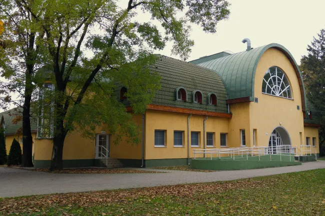 Liget Gyógyfürdő Vendégszobák és Kemping