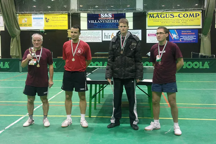 Gyomaendrődön maradt a kupa (A mellékelt képen a nyílt versenyen győztesei: Ágoston István, Varró Dániel, Roszik Bence, Kruchió Péter)