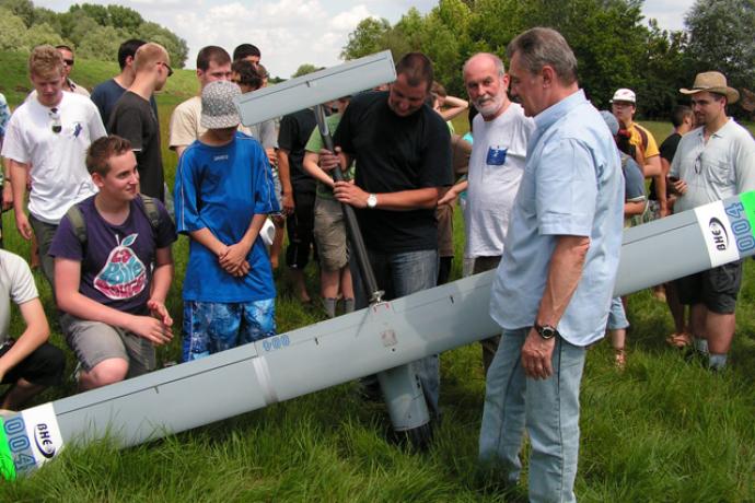 Robotrepülőzés, rakéták és magyar űrhajós az Űrtáborban