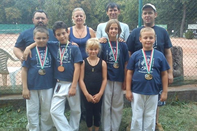 Őszi szezonnyitó az utánpótlás korosztályban: 3 arany, 1 bronz