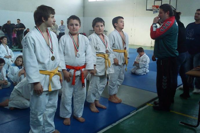 Regionális aranyak az évadnyitó diákversenyről