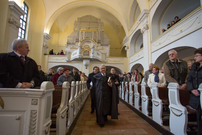 Hálaadás Sipos Tas Töhötöm református esperes 48 évi szolgálatáért