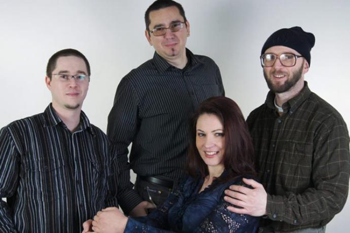 Gyomaendrődi zenekart díjaztak a VI. InternetVers Fesztiválon (A Scattered Light tagjai: Oláh Zoltán: basszusgitár, Molnár István Tamás: gitár, Szurovecz Csilla: ének, elektromos zongora, Valach Zsolt: dob)