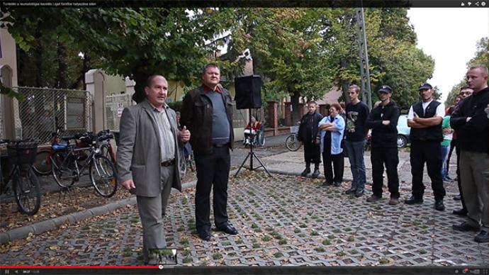 A reumatológiai kezelés Liget fürdőbe helyezése ellen tüntetett a Jobbik