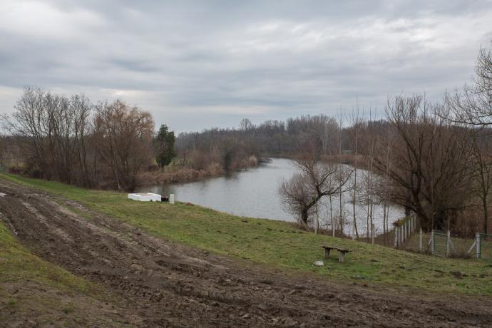 Több mint ezer robbanótestet találtak a földben Gyomaendrőd határában - Torzsás-zugi holtág