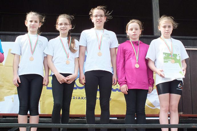 Országos döntőbe jutottak tanulóink atlétikában