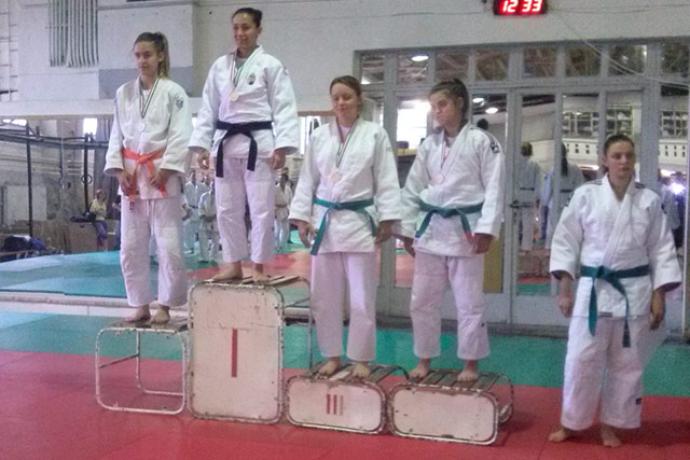 Fehér Dóra ezüstérmes a juniorok között