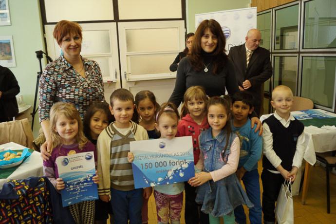 Tavaszi hírek a Kistérségi Óvodából - (A képen: Balázs Bence, Izsó Zorka, Csasztek Nóra, Klimaj Emese, Weigert Virág, Szlancsik Vivien, Félix Patrik, Gubucz Liliána, Demeter István. Felkészítő óvodapedagógusok: Cserenyecz Éva, Tímárné Bula Edina és Csapóné Giricz Irén)