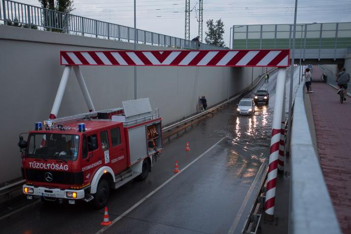Elárasztotta a víz a gyomaendrődi aluljárót