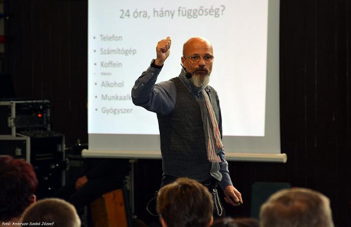 Gyomaendrődön járt dr. Zacher Gábor! - (Mindennapi függőségeink - dr. Zacher Gábor)