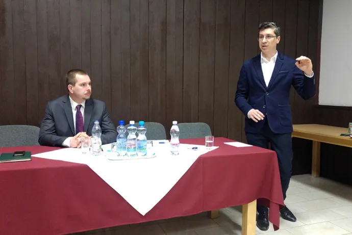 Gyomaendrődön is bemutatkozott Samu Tamás Gergő - (A képen: Samu Tamás Gergő, a Jobbik országgyűlési képviselőjelöltje és dr. Lukács László, jobbikos országgyűlési képviselő, szakpolitikus)