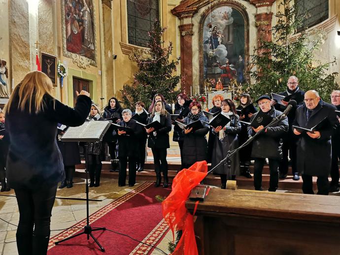A Gyomaendrődi Zenebarátok Kamarakórus karácsonyi koncertj