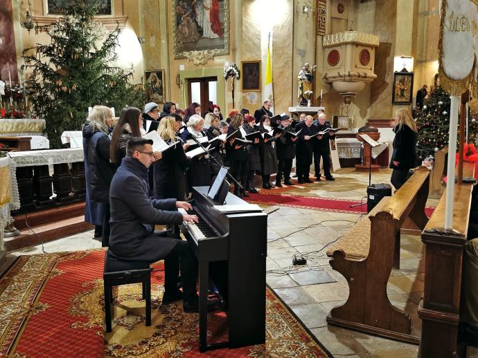 A Gyomaendrődi Zenebarátok Kamarakórus karácsonyi koncertj