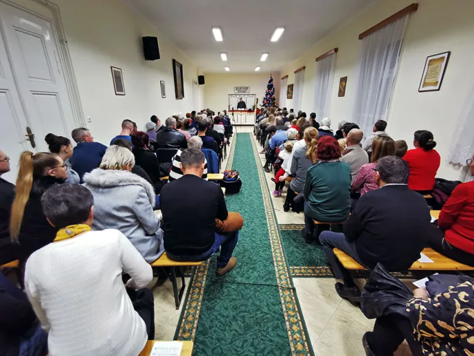 Ünnepi istentisztelet, Református gyülekezeti terem