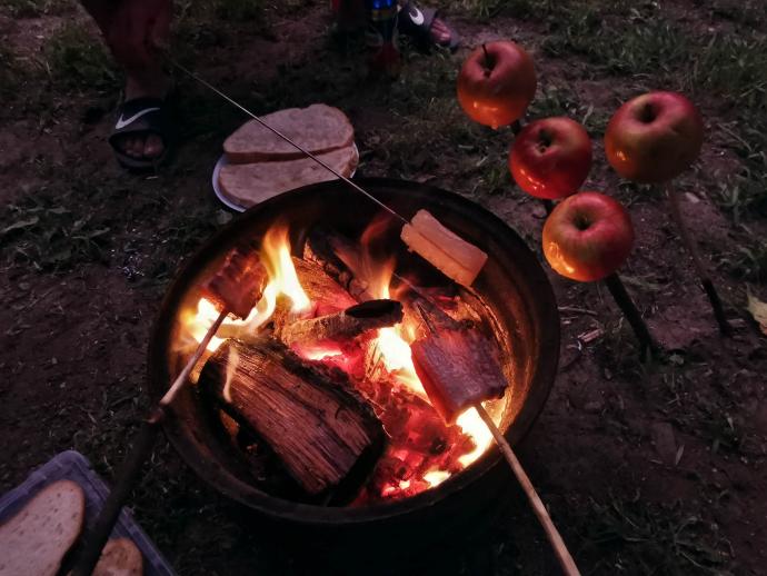 II. Szentivánéji szalonnasütő piknik és tűzugrás - "Tüzét megrakáljuk, négyszögre rakáljuk.”