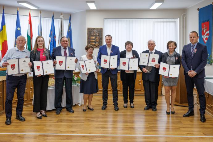 Szujó Zoltán lett Gyomaendrőd új díszpolgára - Gazdára találtak a városi kitüntetések