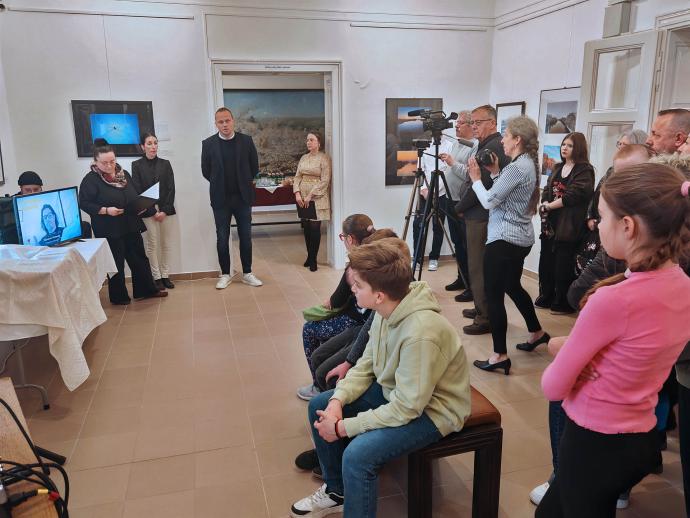 Megnyílt a „Folyókról álmodni…” országos gyermek és ifjúsági kiállítás Gyomaendrődön