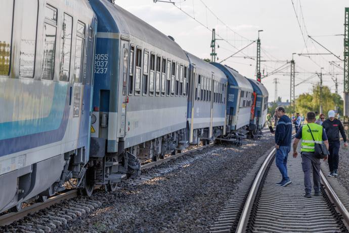 Gyomaendrődnél kisiklott a Békés InterCity