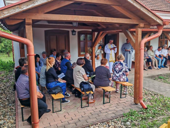 Ünnepség és liliomszentelés a gyomaendrődi Szent Antal Sütőháznál