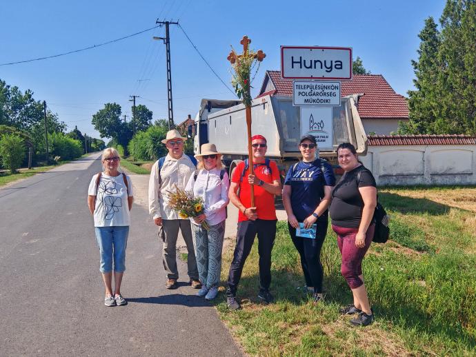 Gyalogos zarándoklat a hunyai Szent László-templom búcsújára