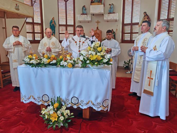 Gyalogos zarándoklat a hunyai Szent László-templom búcsújára