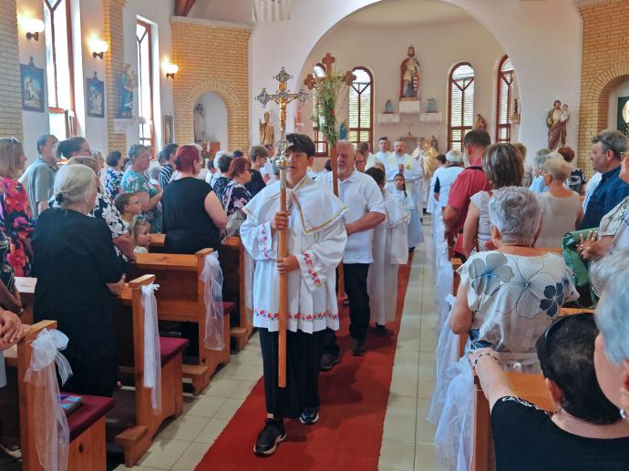 Gyalogos zarándoklat a hunyai Szent László-templom búcsújára