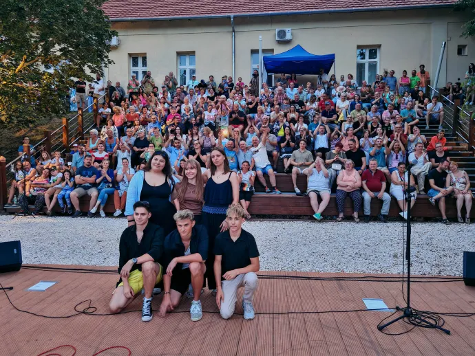 Zsúfolásig megtelt a Víziszínpad a Körösparti esték első rendezvényén