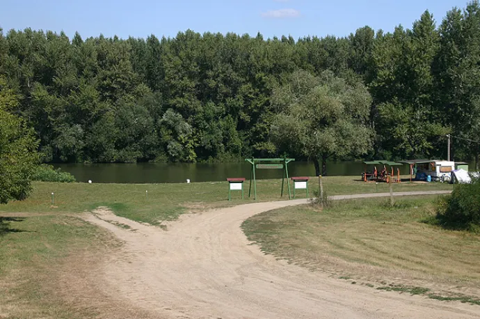 Public Beach on the Hármas Körös River at Gyomaendrőd