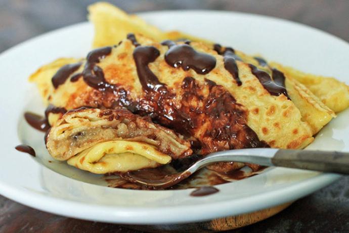 Authentic Hungarian Pancakes (Palacsinta)