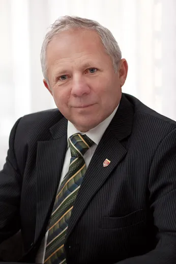 Várfi András