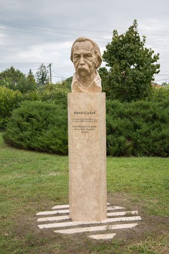 Győző Határ Sculpture