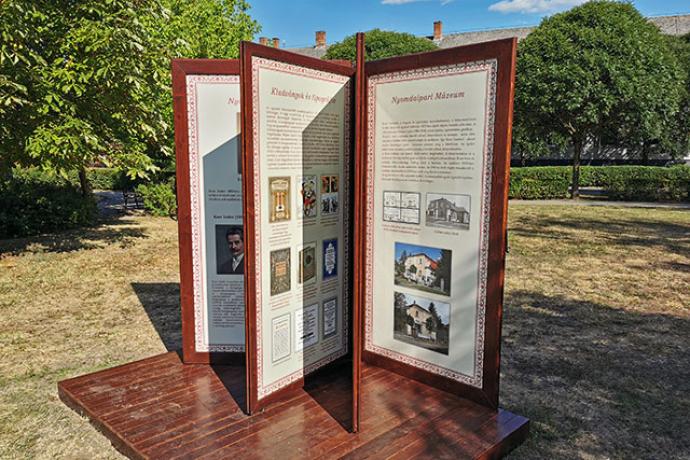 Óriáskönyv Óriáskönyv