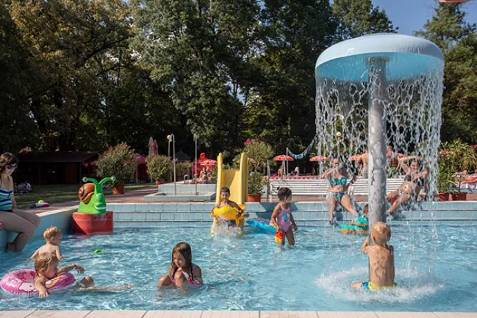 Piscina pentru jocuri