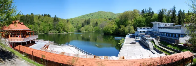 Szováta (Sovata) - Medve-tó (Lacul Ursus) panoráma