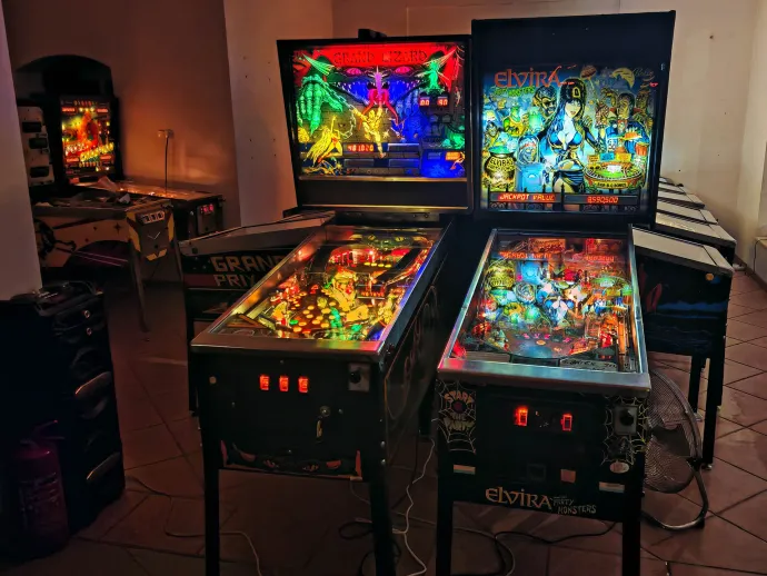 Shot-Again Flipper Club