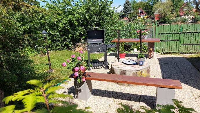 Gyuszi bácsi vízparti nyaralója Gyuszi bácsi vízparti nyaralója