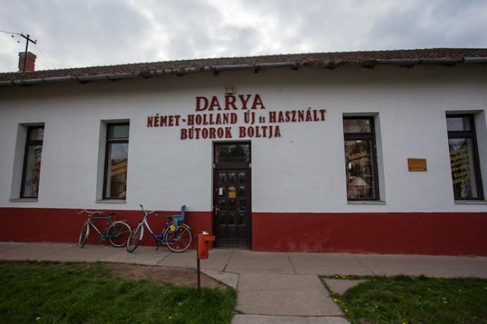 Darya használt bútor és háztartási cikkek boltja