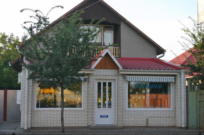 Ezüstékszer és ajándékbolt (Kucsmik István)