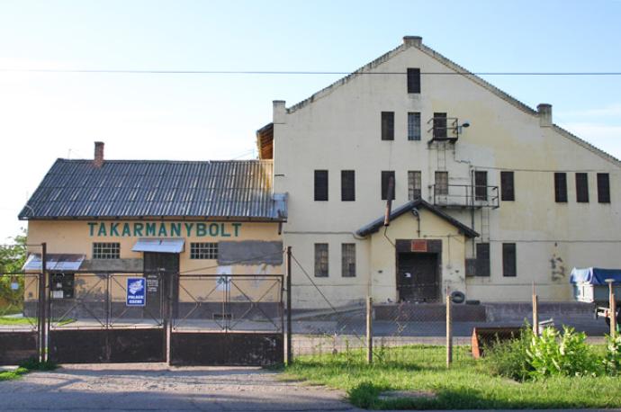 Kovács Sándor táp-takarmány kereskedő