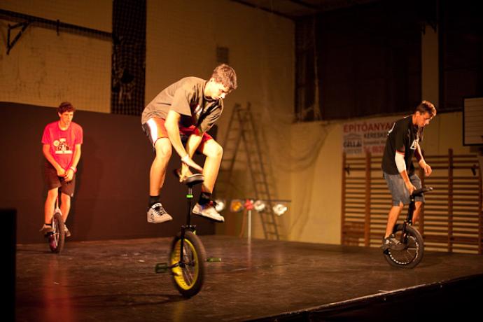 Zsonglőrtalálkozó Gyomaendrődön (Gala Show - VII. Hungarian Juggling and Unicycle Convention)