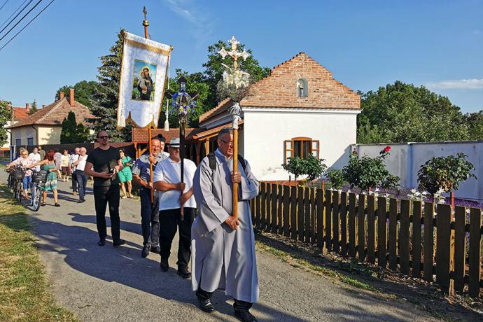 Ünnepség és liliomszentelés Páduai Szent Antal ünnepén